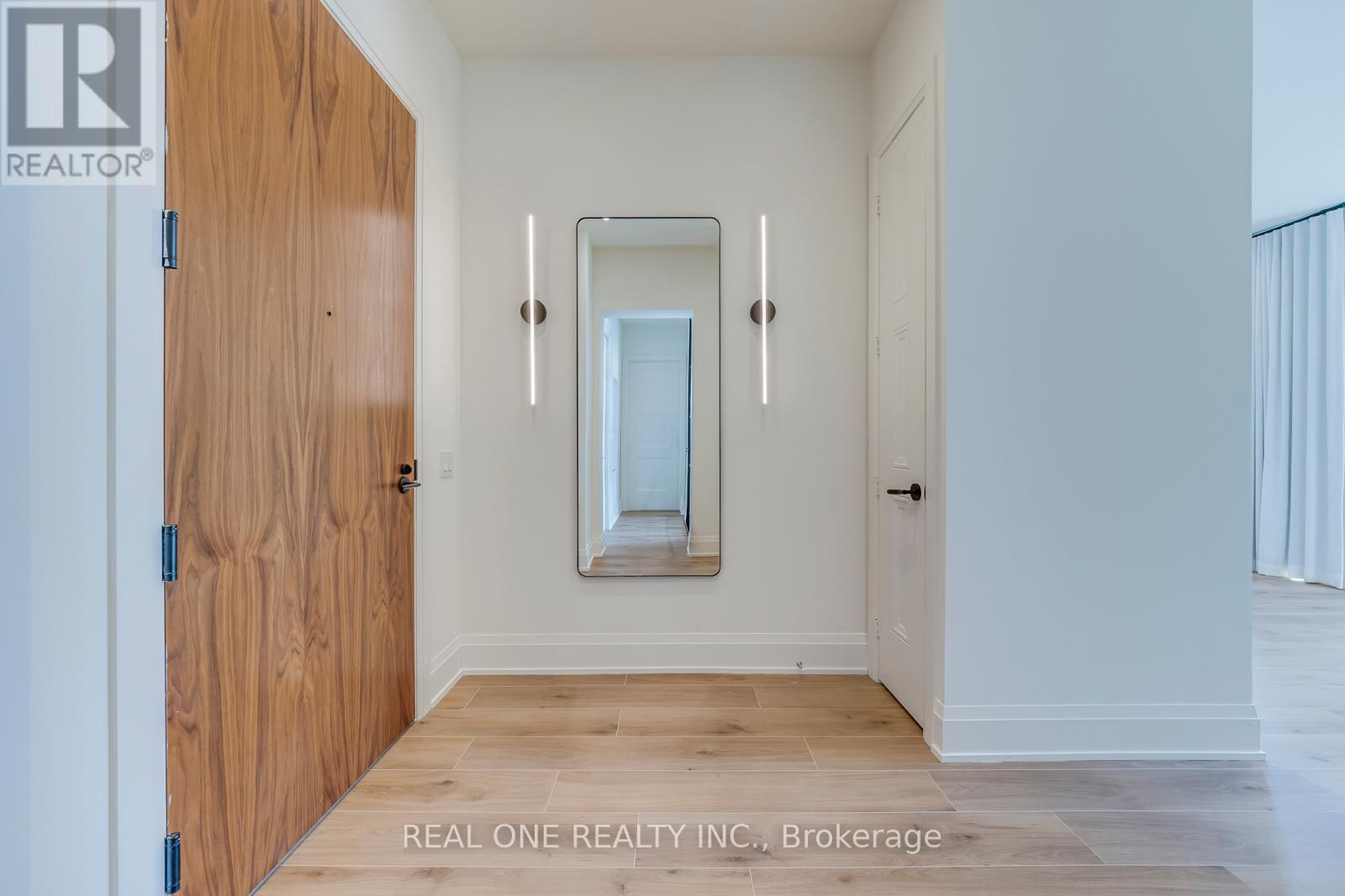 815 - 509 Dundas Street W, Oakville, Ontario  L6M 4M2 - Photo 8 - W12400213