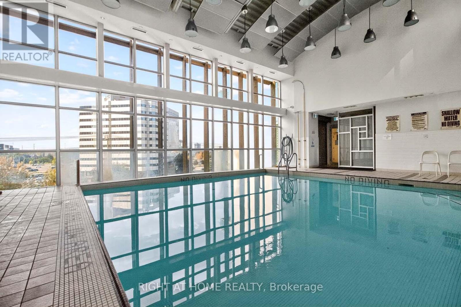 717 - 220 Burnhamthorpe Road W, Mississauga (City Centre), Ontario  L5B 4N4 - Photo 19 - W12400214