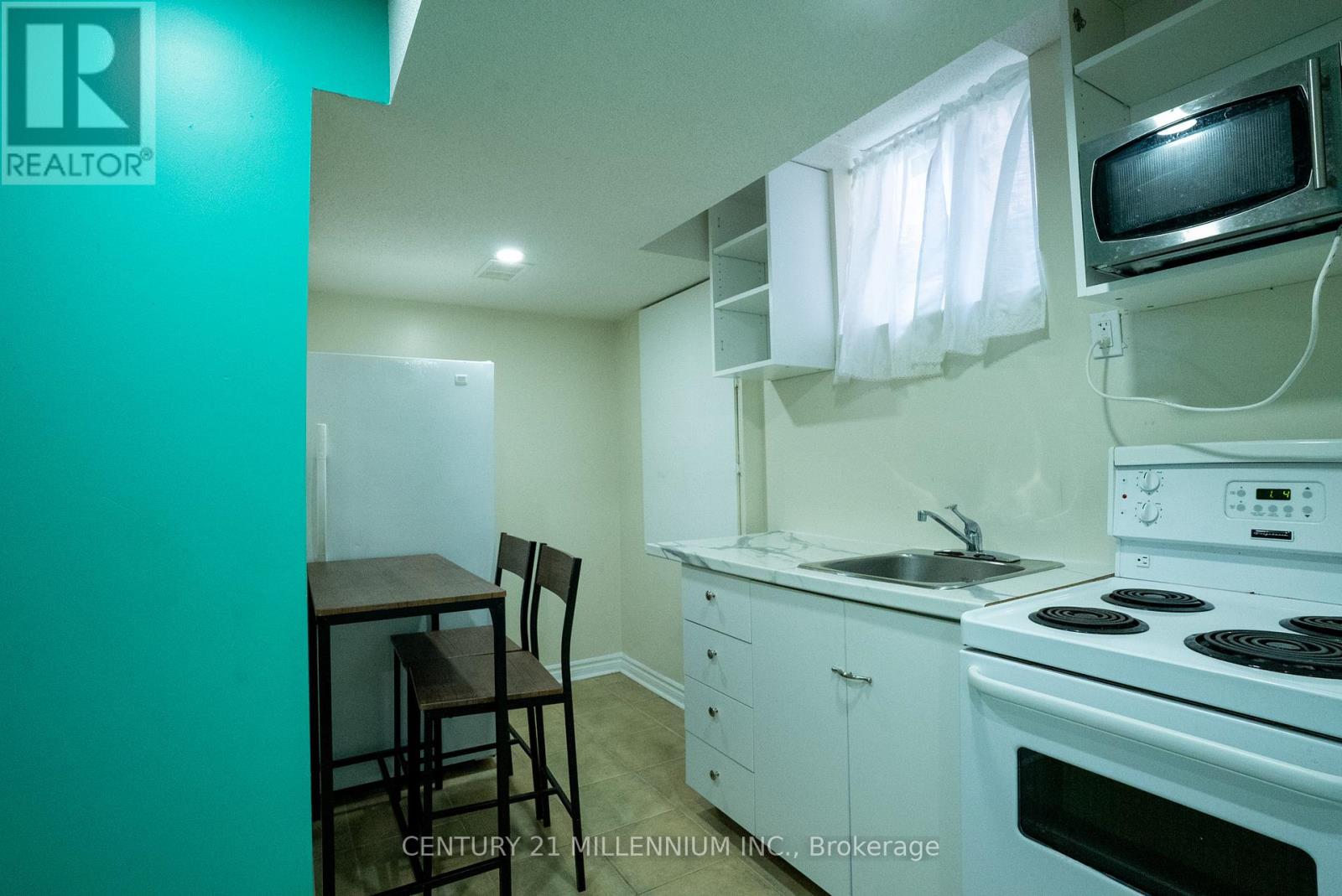 11 Blairwood Court, Brampton, Ontario  L6P 1B5 - Photo 15 - W12400219