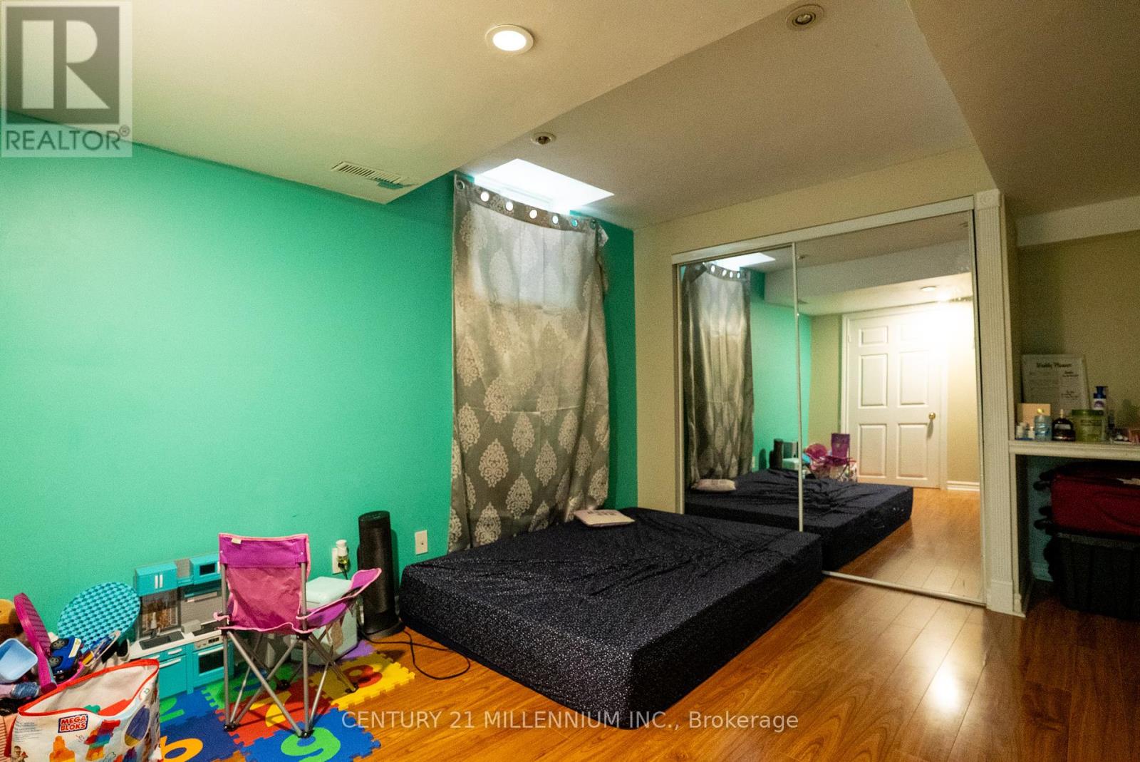 11 Blairwood Court, Brampton, Ontario  L6P 1B5 - Photo 17 - W12400219