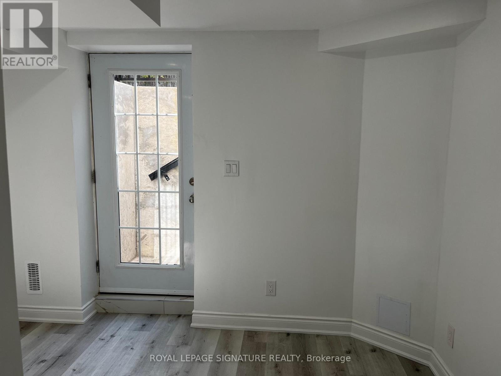 21 Sewells Lane, Brampton, Ontario  L7A 3A1 - Photo 5 - W12400287