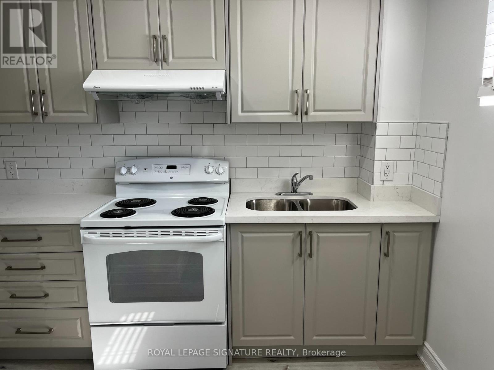 21 Sewells Lane, Brampton, Ontario  L7A 3A1 - Photo 9 - W12400287