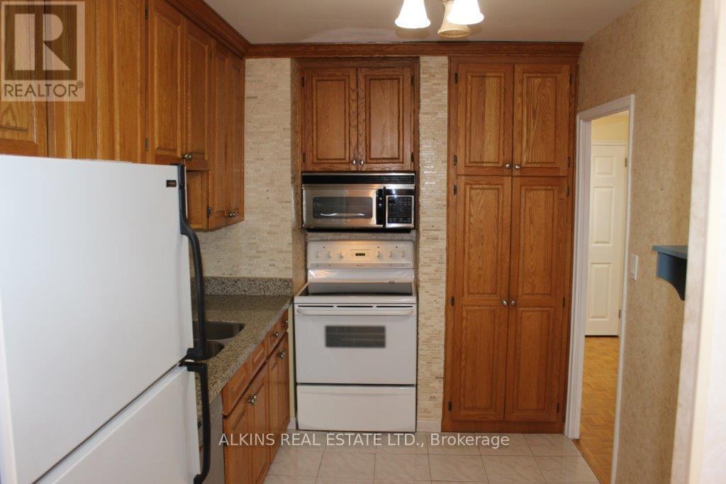 501 - 557 The East Mall, Toronto (Islington-City Centre West), Ontario  M9B 4A5 - Photo 10 - W12400289