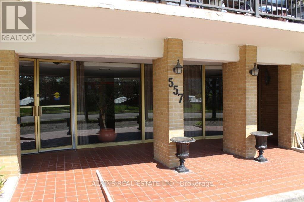 501 - 557 The East Mall, Toronto (Islington-City Centre West), Ontario  M9B 4A5 - Photo 2 - W12400289