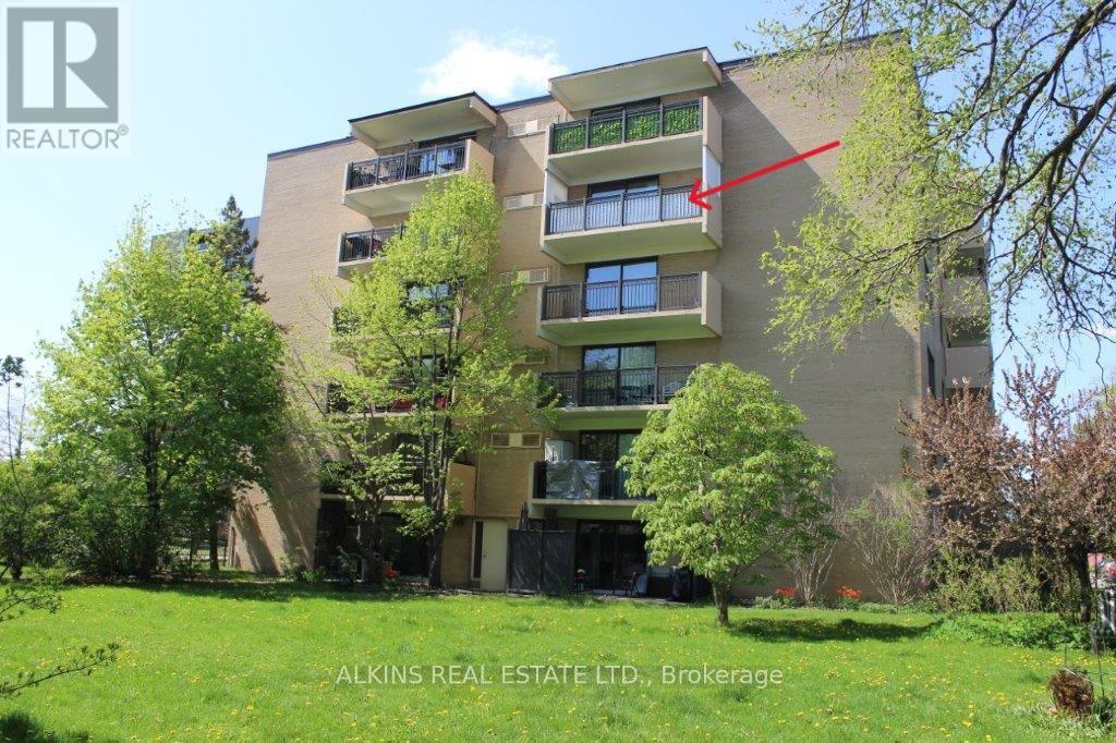 501 - 557 The East Mall, Toronto (Islington-City Centre West), Ontario  M9B 4A5 - Photo 3 - W12400289