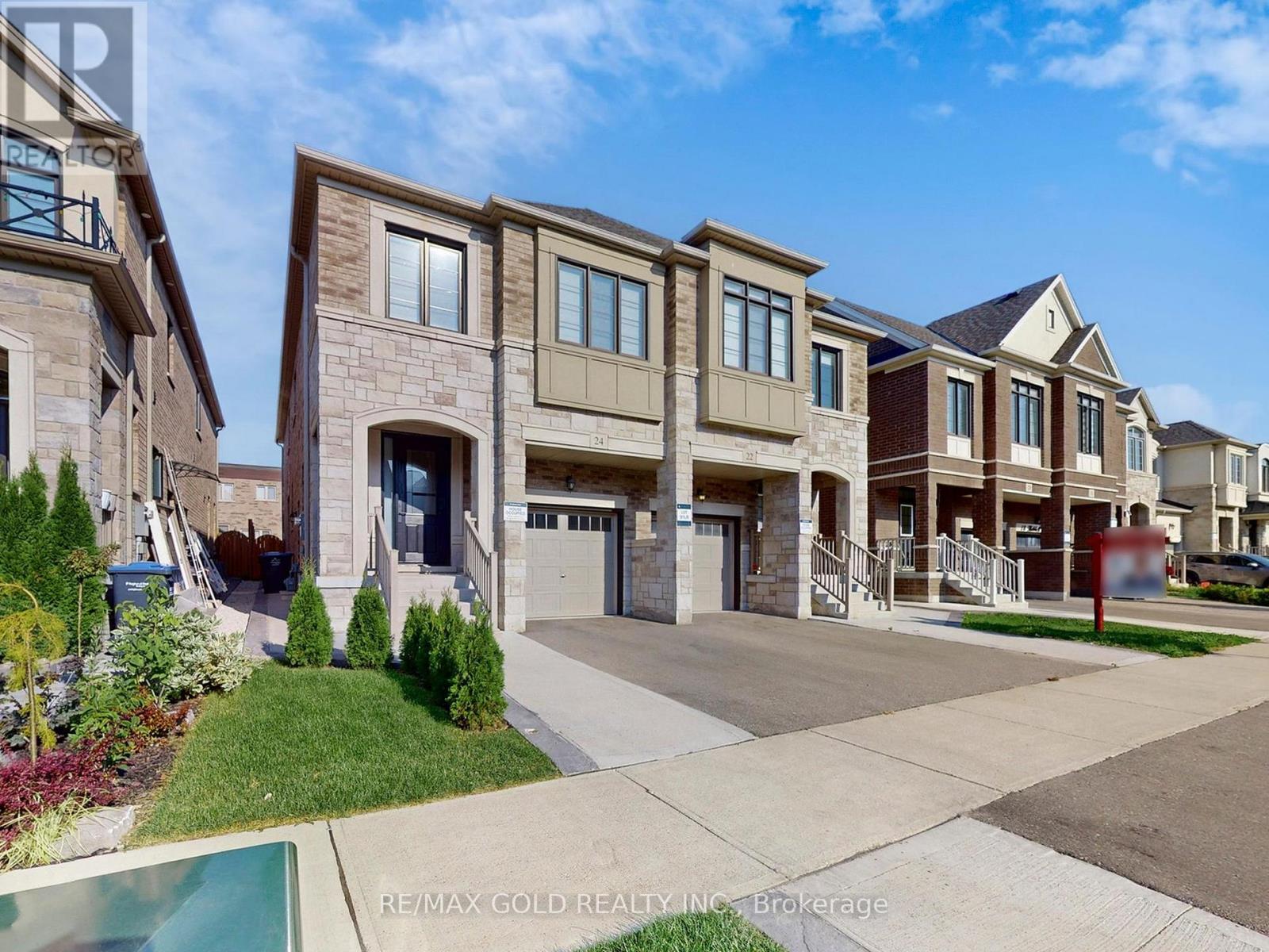 22 Hubbell Road, Brampton, Ontario  L6Y 2A5 - Photo 1 - W12400291