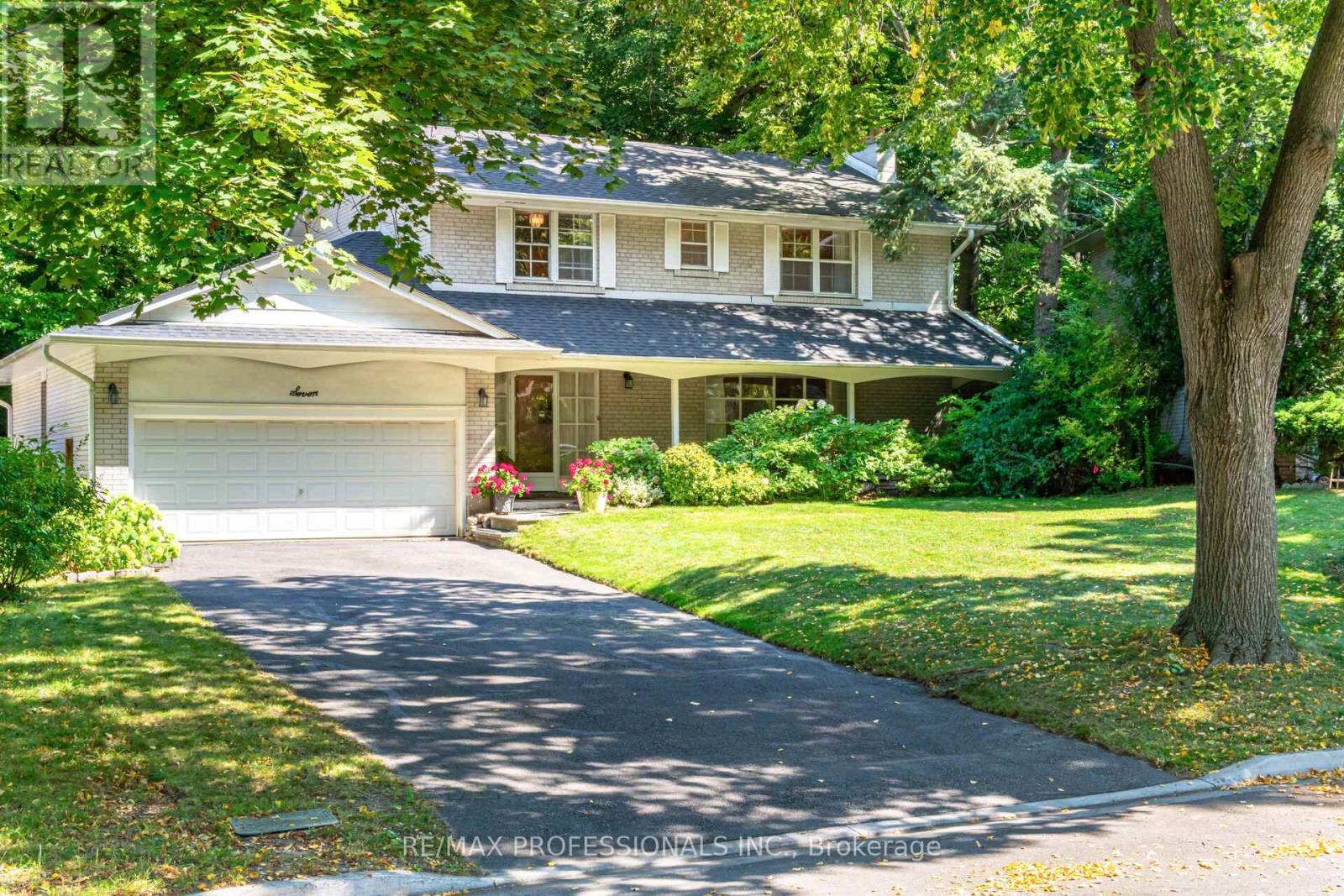 Property at 7 QUEENSBOROUGH CRESCENT image 1