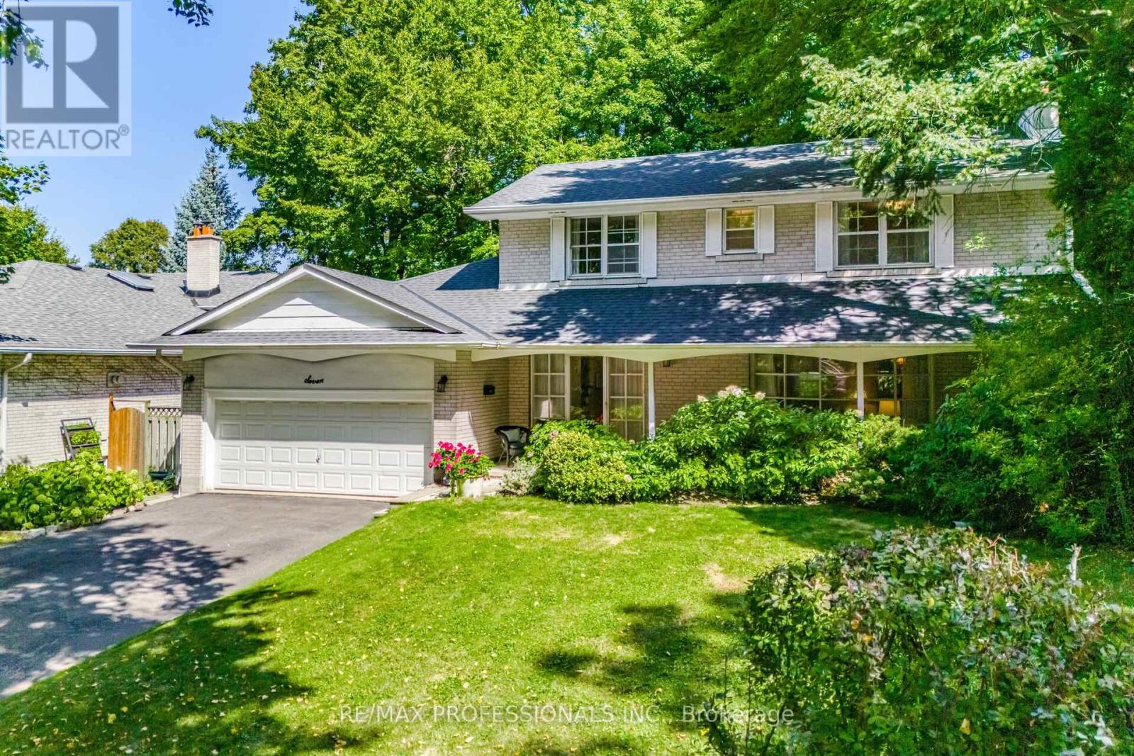 Property at 7 QUEENSBOROUGH CRESCENT image 3