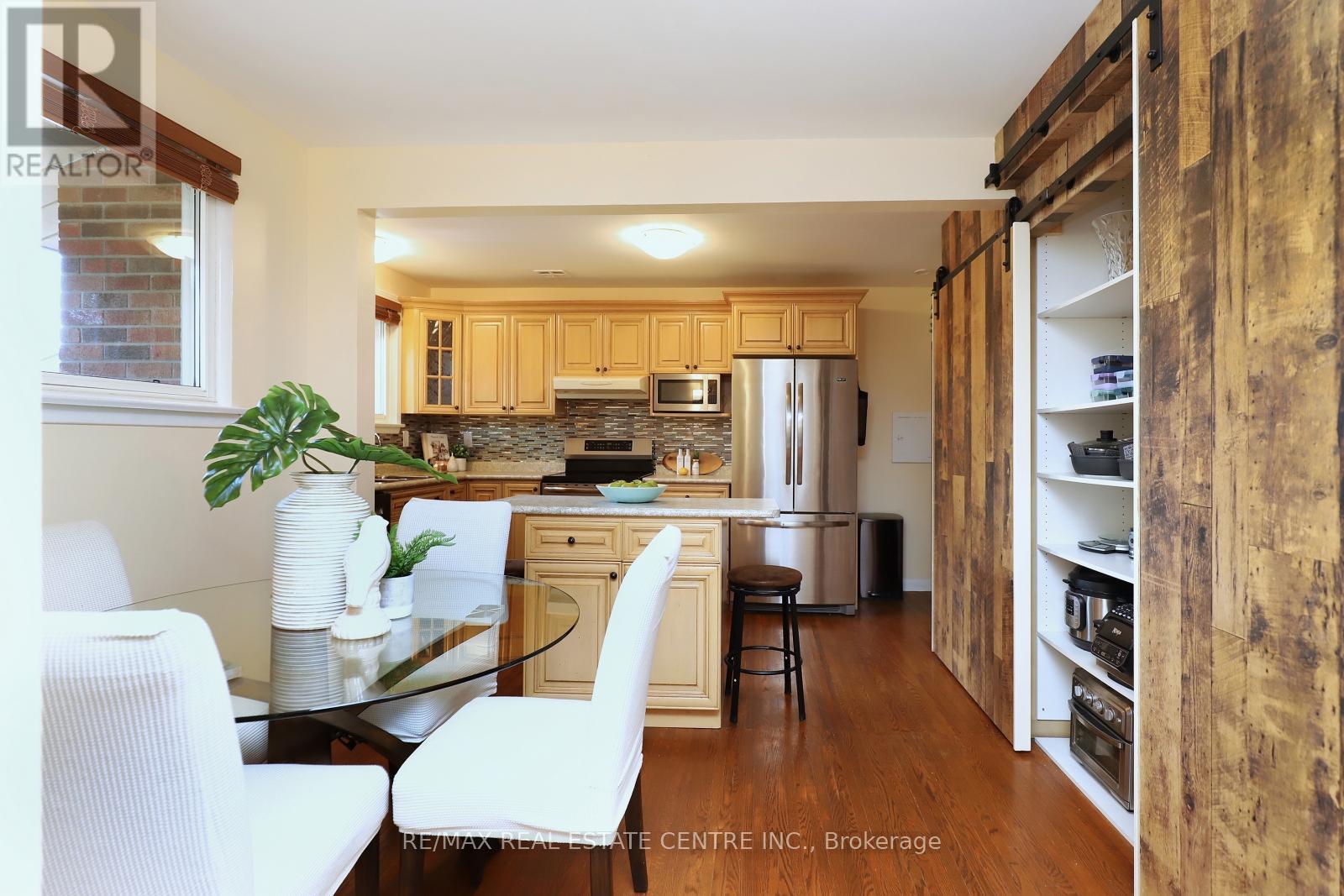 345 Maplewood Crescent, Milton (Om Old Milton), Ontario  L9T 2G1 - Photo 13 - W12400344