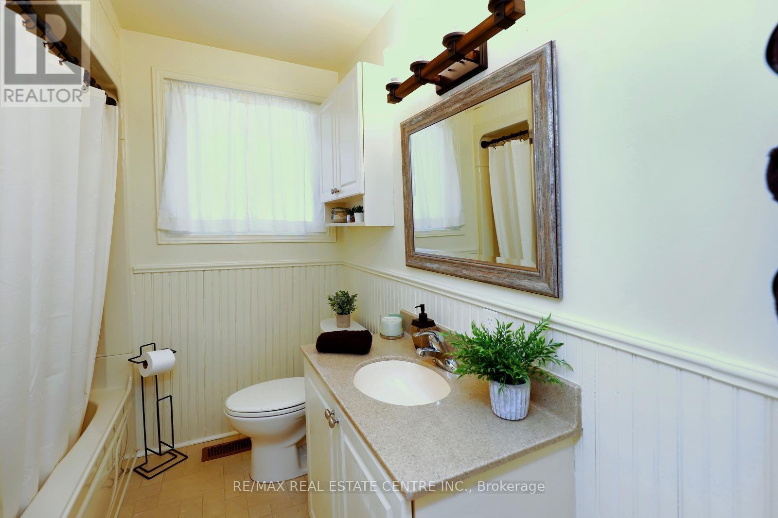 345 Maplewood Crescent, Milton (Om Old Milton), Ontario  L9T 2G1 - Photo 25 - W12400344