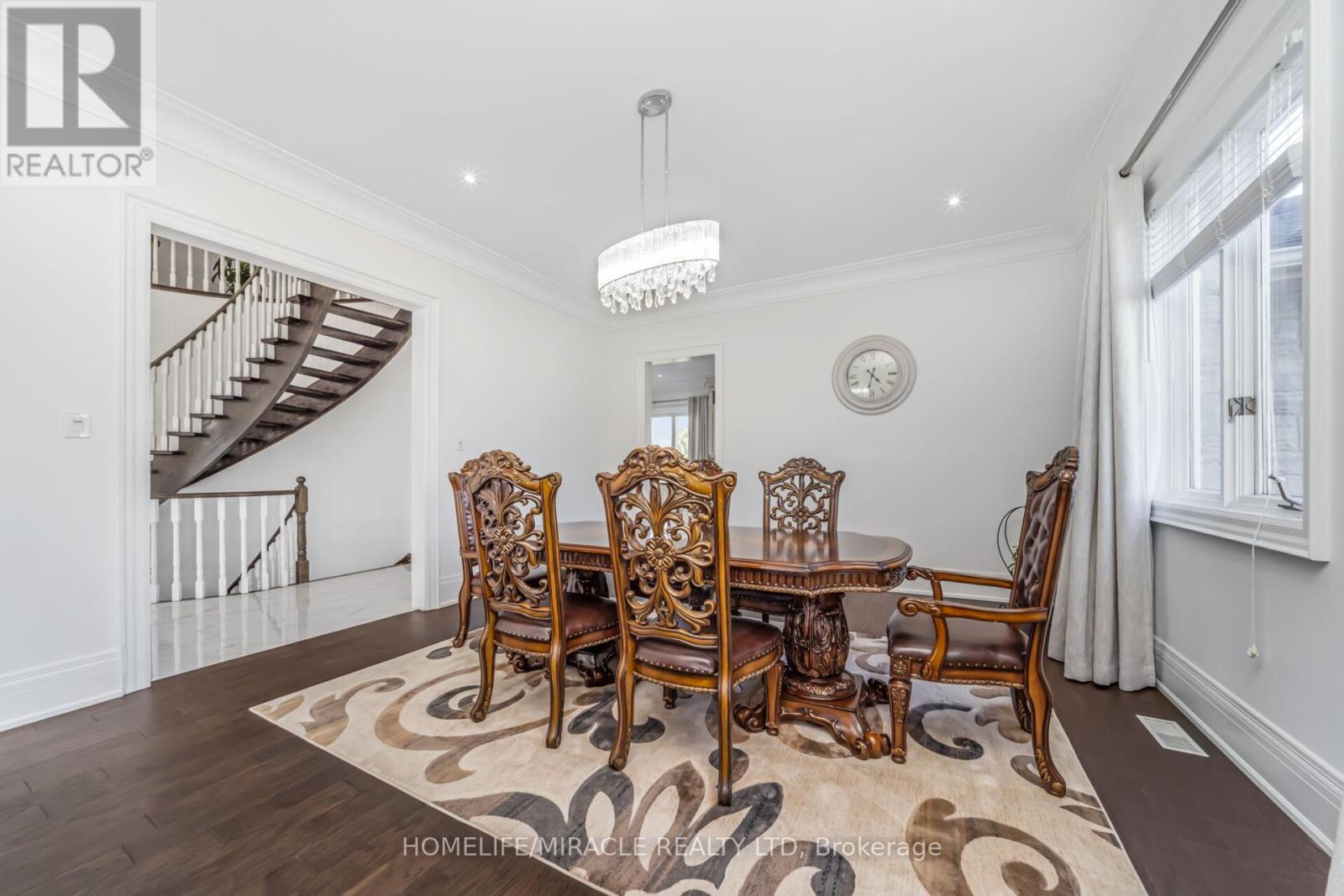 21 Bowman Avenue, Brampton, Ontario  L6P 0Y1 - Photo 12 - W12400353