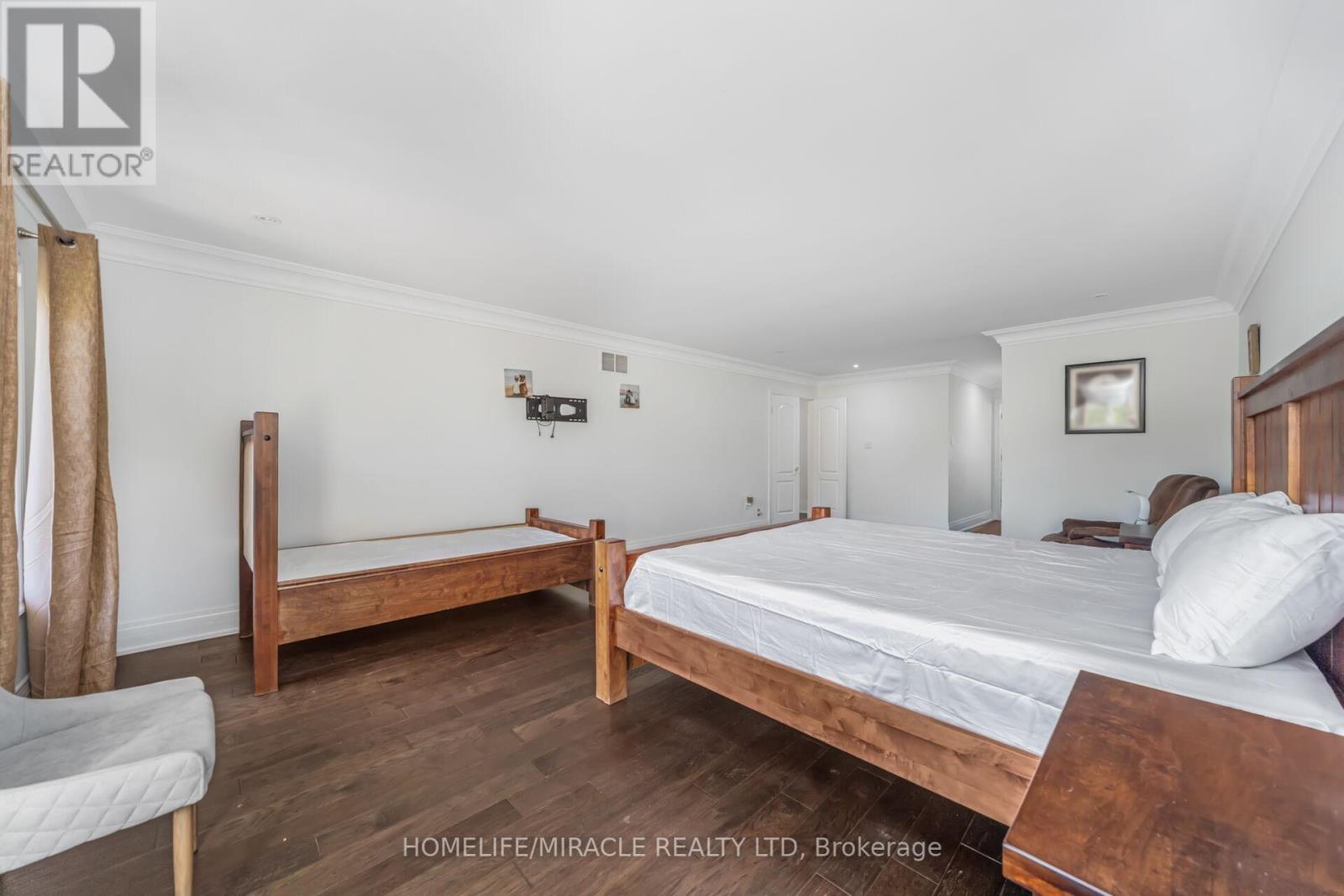 21 Bowman Avenue, Brampton, Ontario  L6P 0Y1 - Photo 33 - W12400353