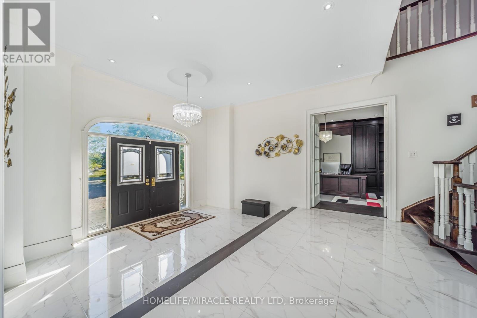 21 Bowman Avenue, Brampton, Ontario  L6P 0Y1 - Photo 8 - W12400353