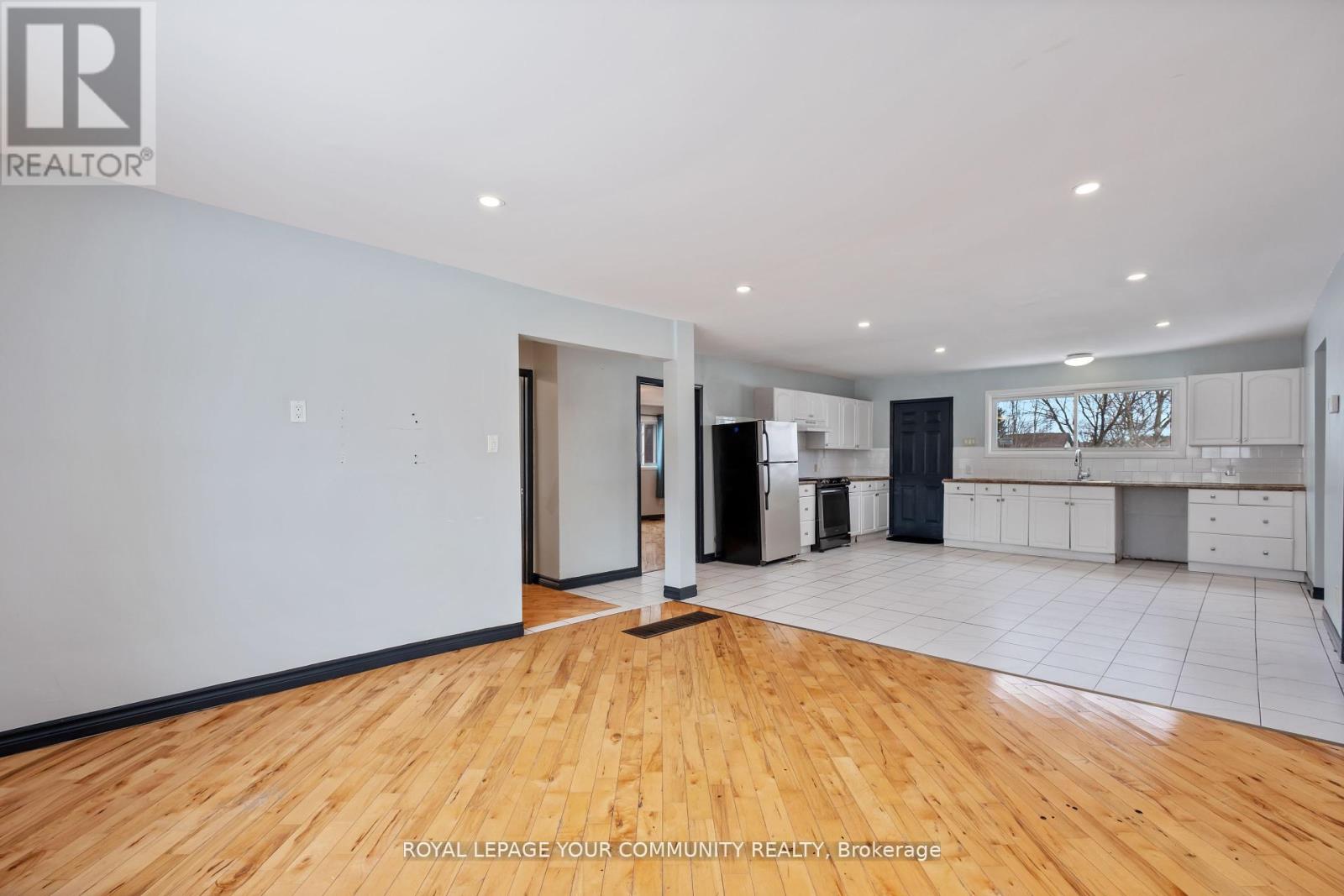 7813 Mulhern Street, Niagara Falls, Ontario  L2H 1B6 - Photo 10 - X12400221