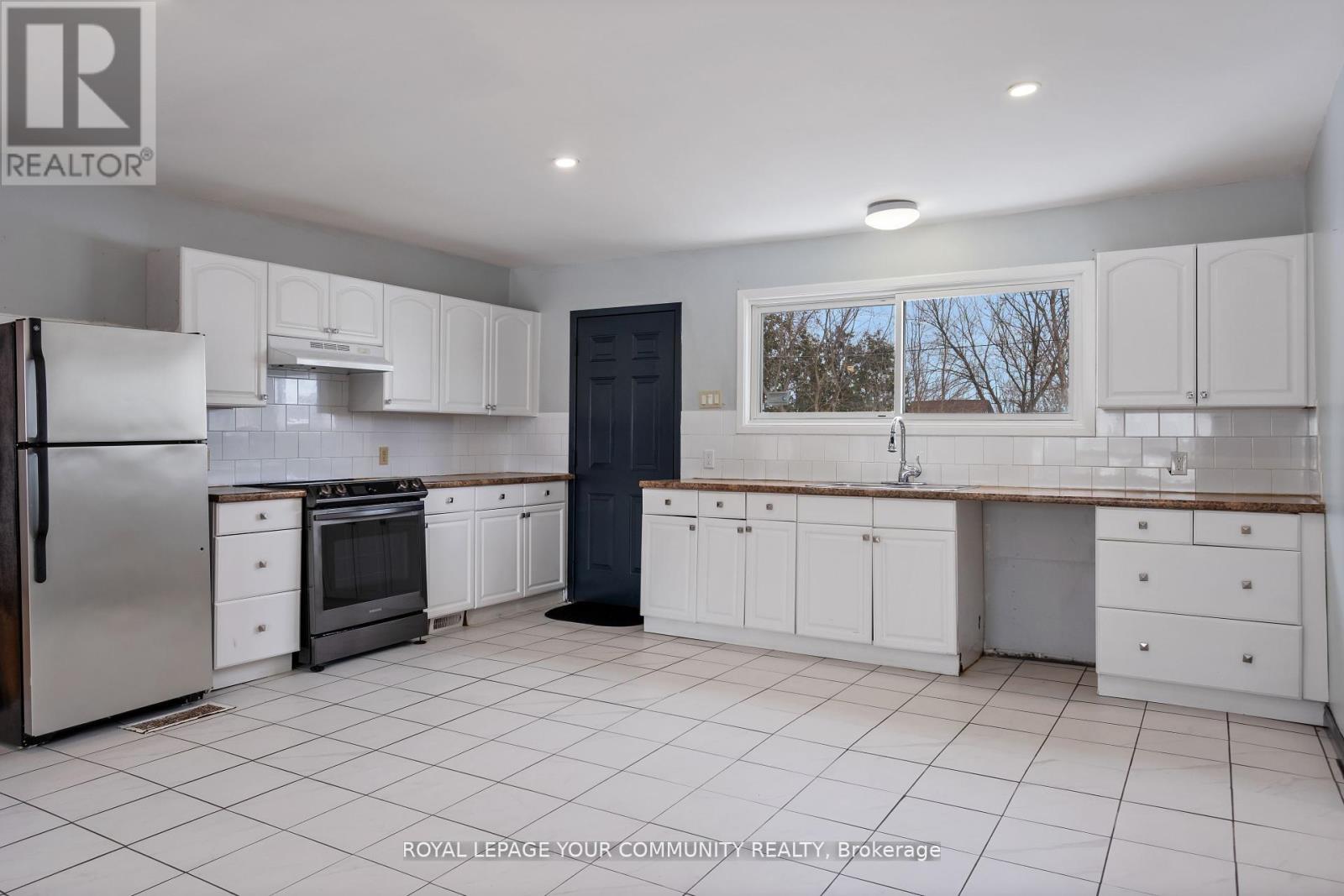 7813 Mulhern Street, Niagara Falls, Ontario  L2H 1B6 - Photo 14 - X12400221
