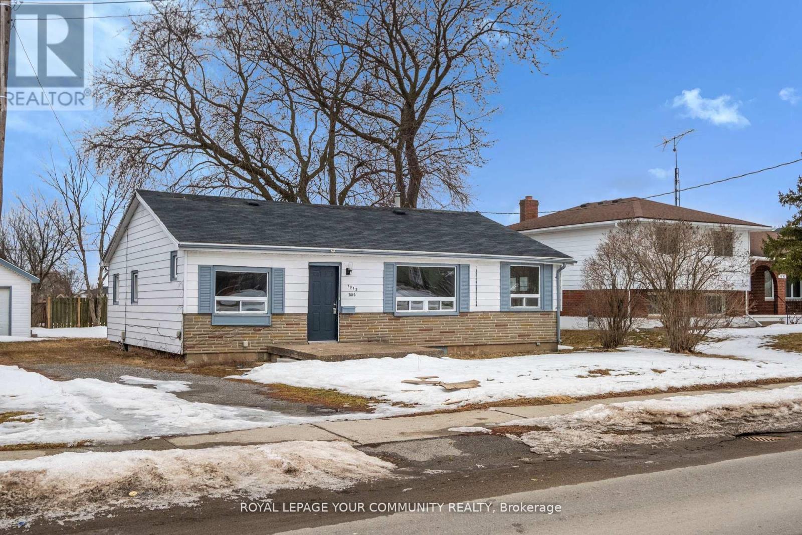 7813 Mulhern Street, Niagara Falls, Ontario  L2H 1B6 - Photo 2 - X12400221