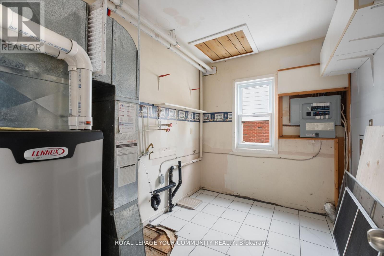 7813 Mulhern Street, Niagara Falls, Ontario  L2H 1B6 - Photo 30 - X12400221