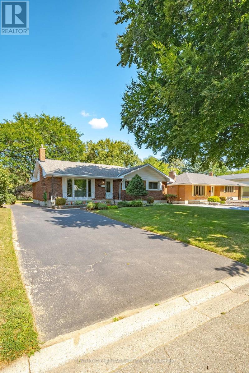 73 Pusey Boulevard, Brantford, Ontario  N3R 2S4 - Photo 39 - X12400276
