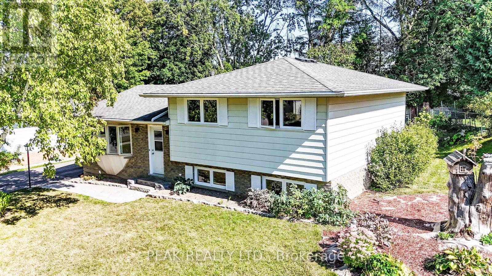 659 Gladstone Drive, Woodstock (Woodstock - North), Ontario  N4S 5S7 - Photo 1 - X12400280