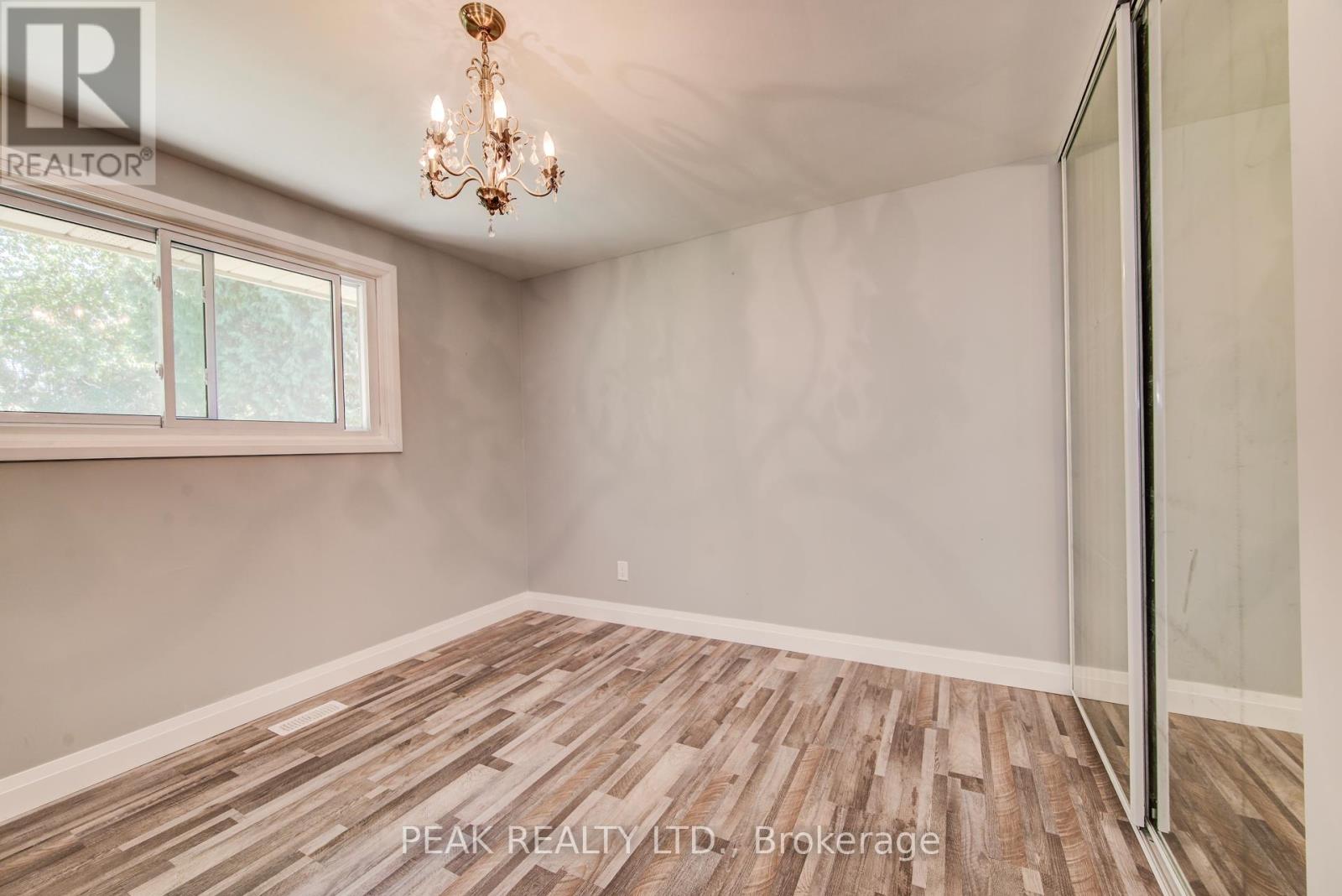 659 Gladstone Drive, Woodstock (Woodstock - North), Ontario  N4S 5S7 - Photo 21 - X12400280