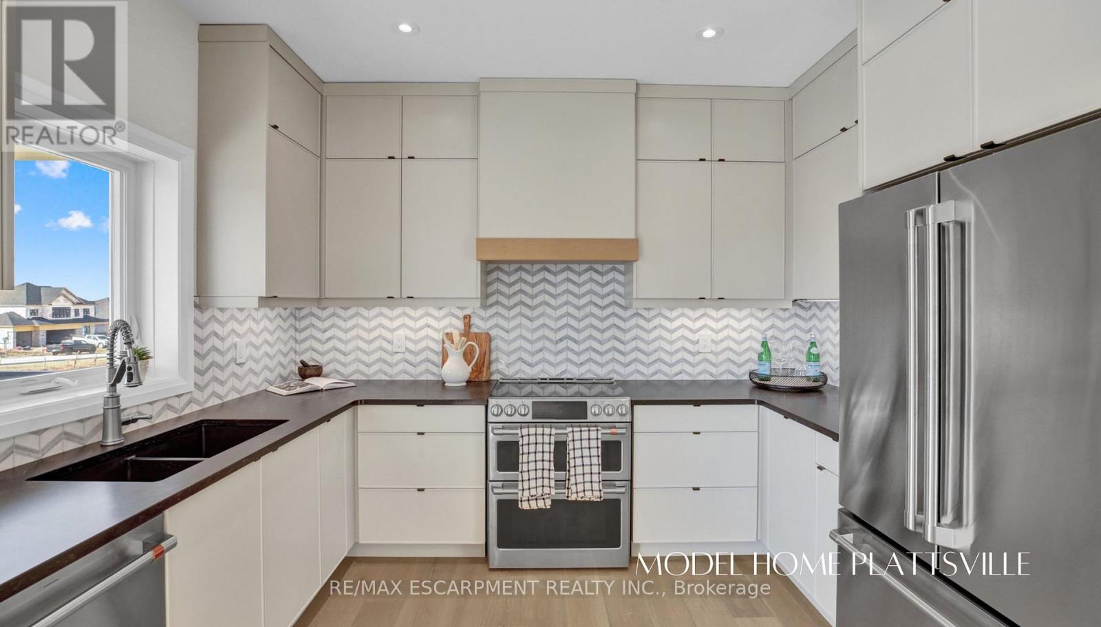 15 Hilborn Street, Blandford-Blenheim, Ontario  N0J 1S0 - Photo 4 - X12400298