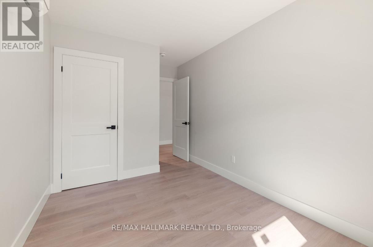 Upper Unit - 124 Colborne Street, Kawartha Lakes, Ontario  K0M 1N0 - Photo 4 - X12400310