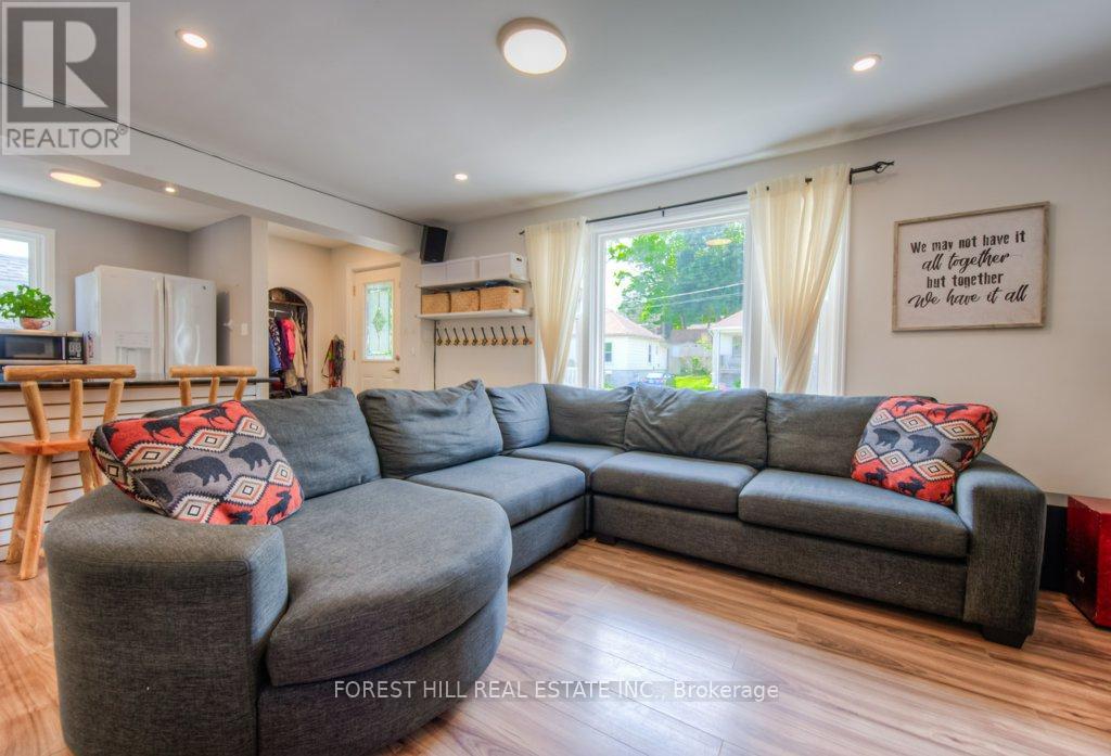 63 Berkley Road, Cambridge, Ontario  N1S 3G5 - Photo 8 - X12400319