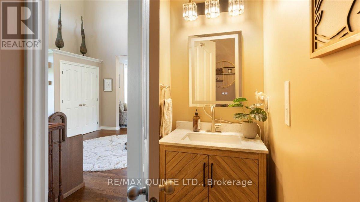 39 Deerfield Court, Prince Edward County (Ameliasburg Ward), Ontario  K8N 4Z1 - Photo 10 - X12400492