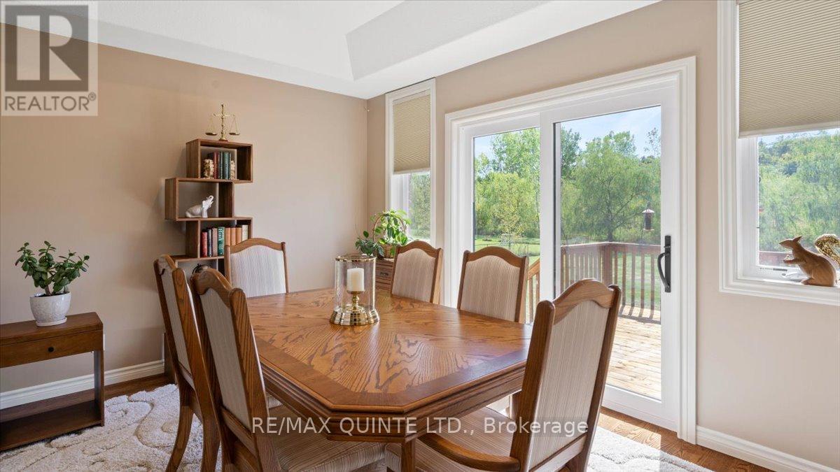 39 Deerfield Court, Prince Edward County (Ameliasburg Ward), Ontario  K8N 4Z1 - Photo 18 - X12400492