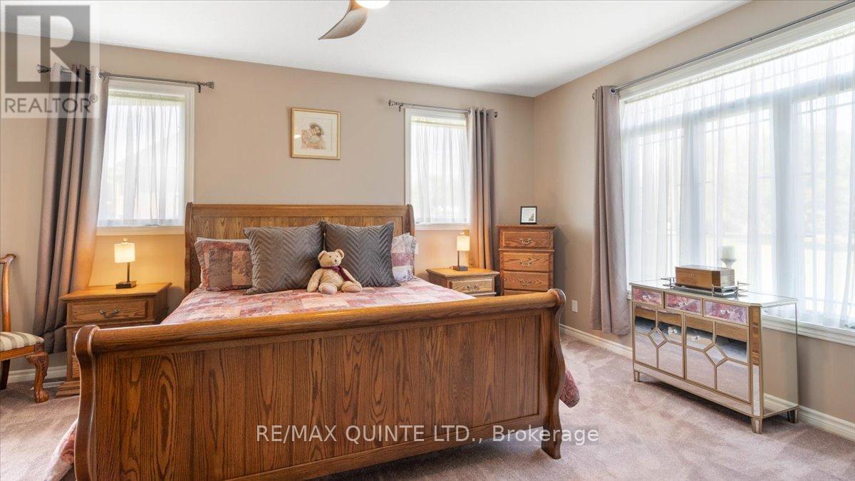 39 Deerfield Court, Prince Edward County (Ameliasburg Ward), Ontario  K8N 4Z1 - Photo 21 - X12400492