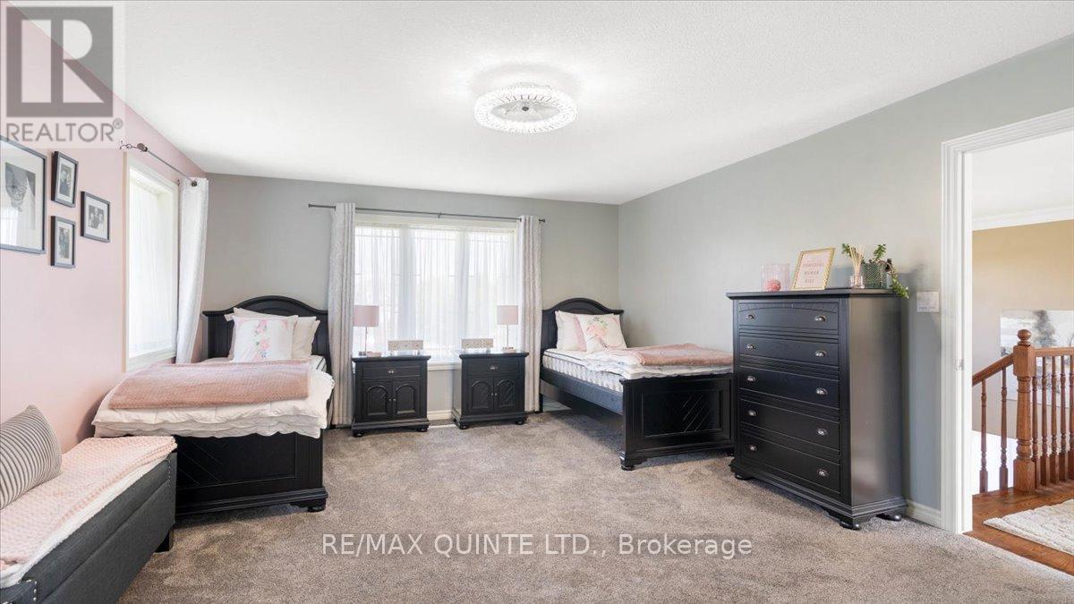 39 Deerfield Court, Prince Edward County (Ameliasburg Ward), Ontario  K8N 4Z1 - Photo 29 - X12400492