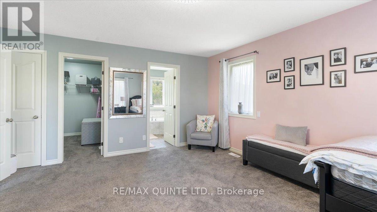 39 Deerfield Court, Prince Edward County (Ameliasburg Ward), Ontario  K8N 4Z1 - Photo 30 - X12400492