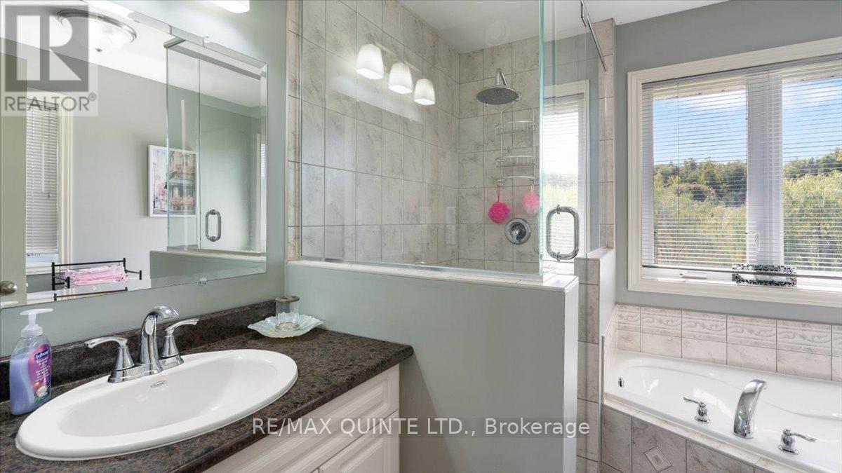 39 Deerfield Court, Prince Edward County (Ameliasburg Ward), Ontario  K8N 4Z1 - Photo 31 - X12400492