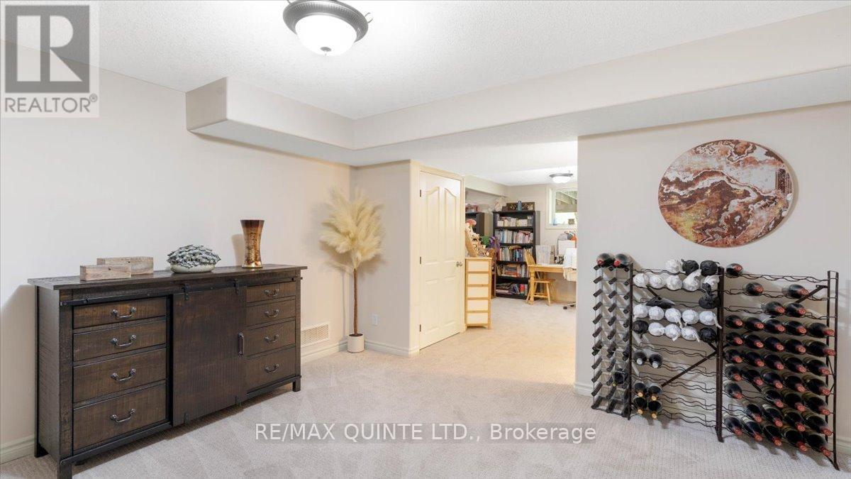 39 Deerfield Court, Prince Edward County (Ameliasburg Ward), Ontario  K8N 4Z1 - Photo 36 - X12400492