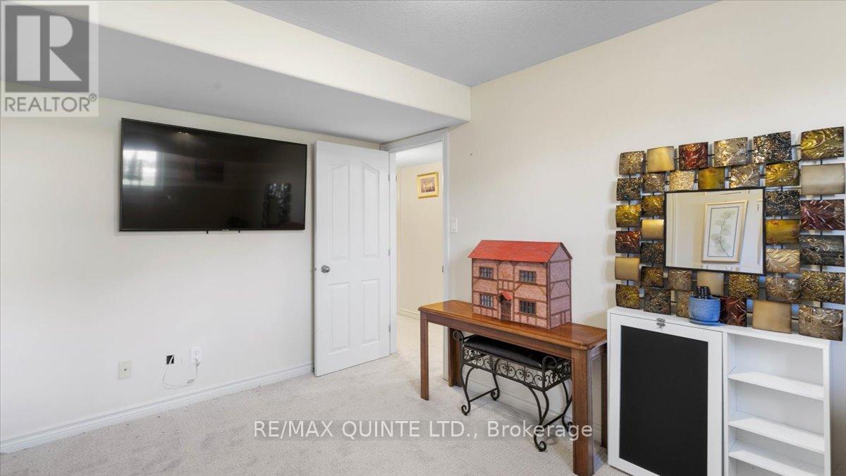 39 Deerfield Court, Prince Edward County (Ameliasburg Ward), Ontario  K8N 4Z1 - Photo 39 - X12400492