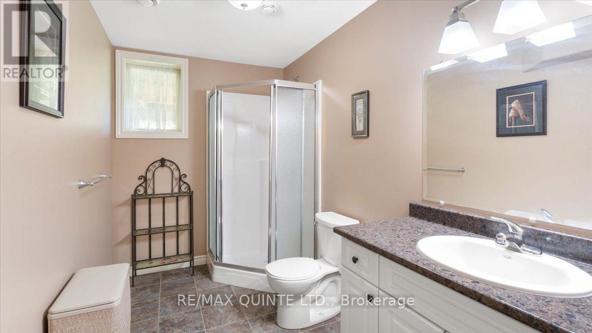 39 Deerfield Court, Prince Edward County (Ameliasburg Ward), Ontario  K8N 4Z1 - Photo 43 - X12400492