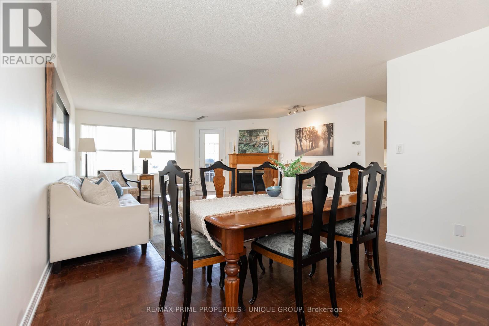 808 - 18 Concorde Place, Toronto, Ontario  M3C 3T9 - Photo 10 - C12400409