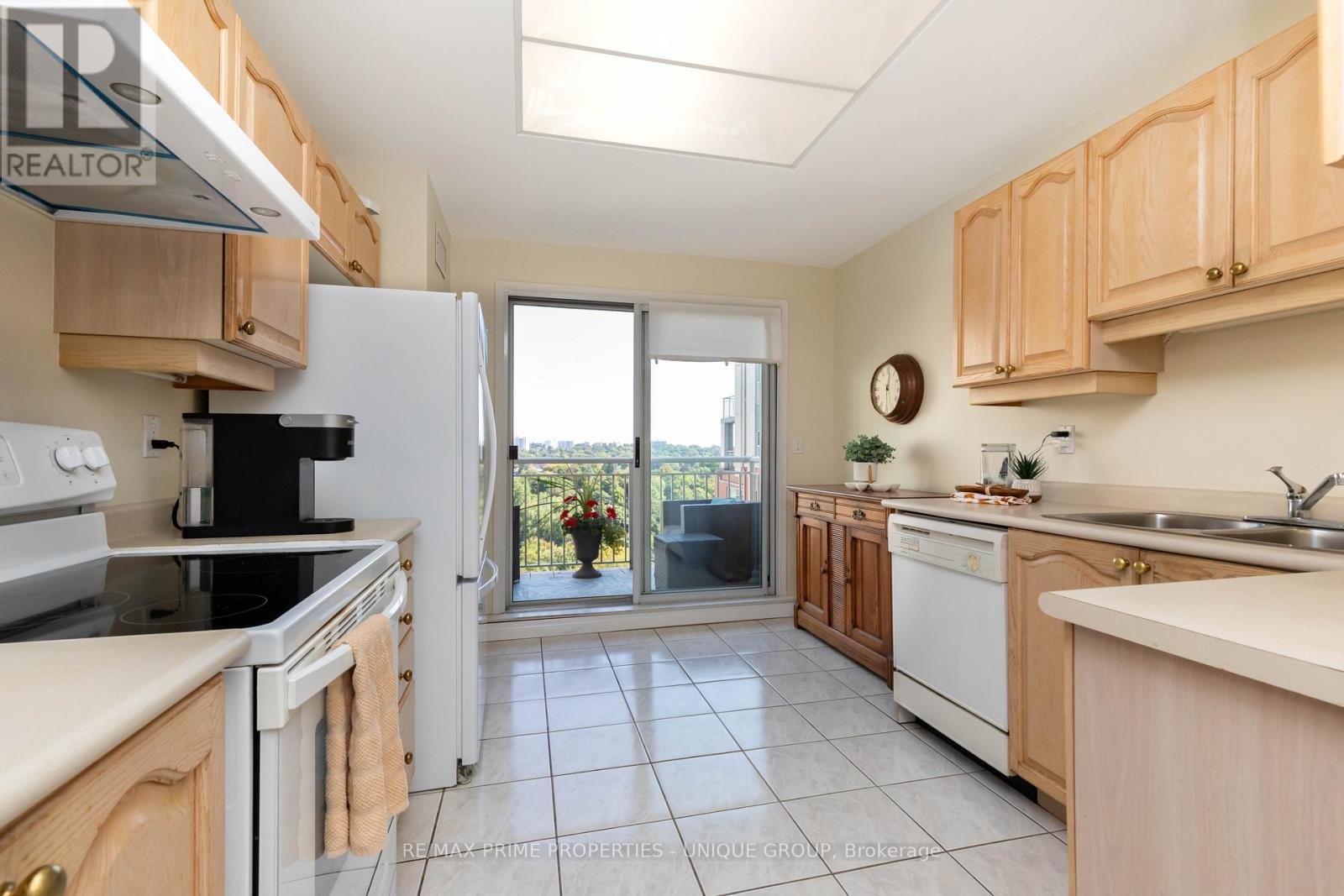 808 - 18 Concorde Place, Toronto, Ontario  M3C 3T9 - Photo 13 - C12400409