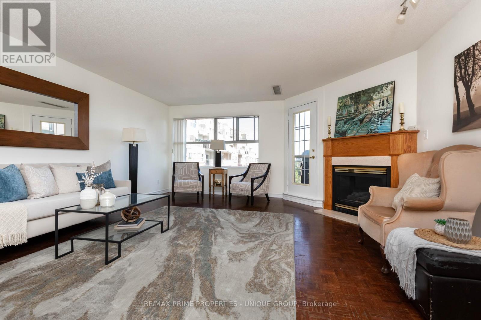 808 - 18 Concorde Place, Toronto, Ontario  M3C 3T9 - Photo 3 - C12400409