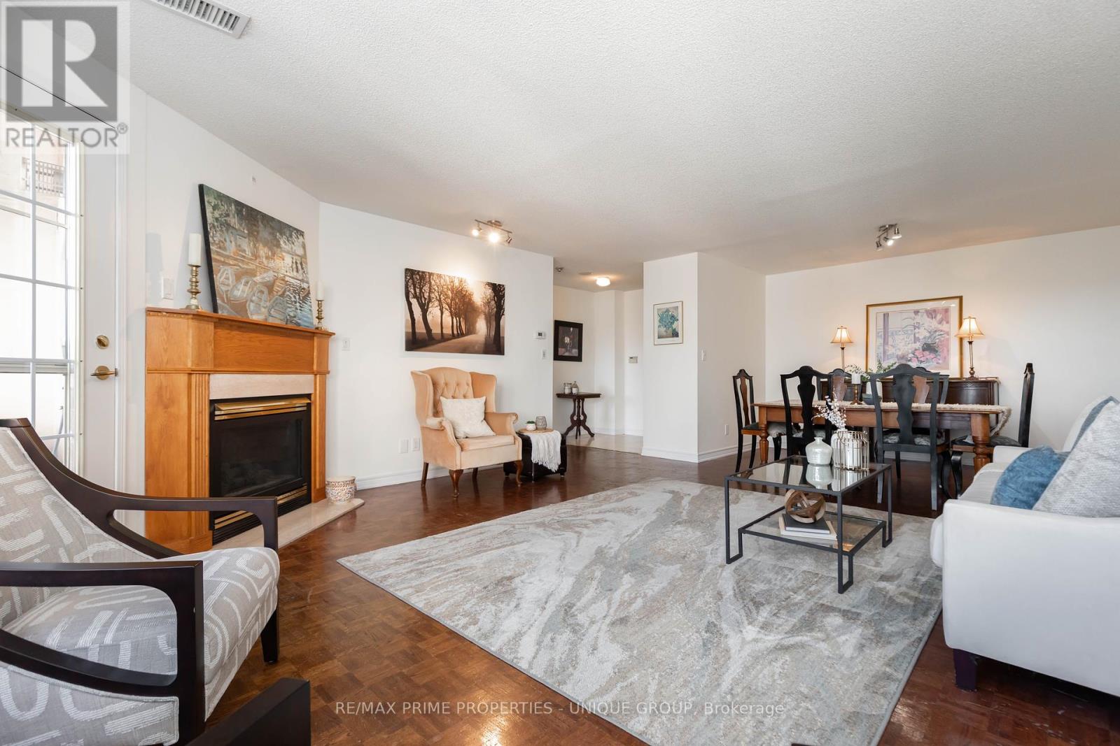 808 - 18 Concorde Place, Toronto, Ontario  M3C 3T9 - Photo 5 - C12400409