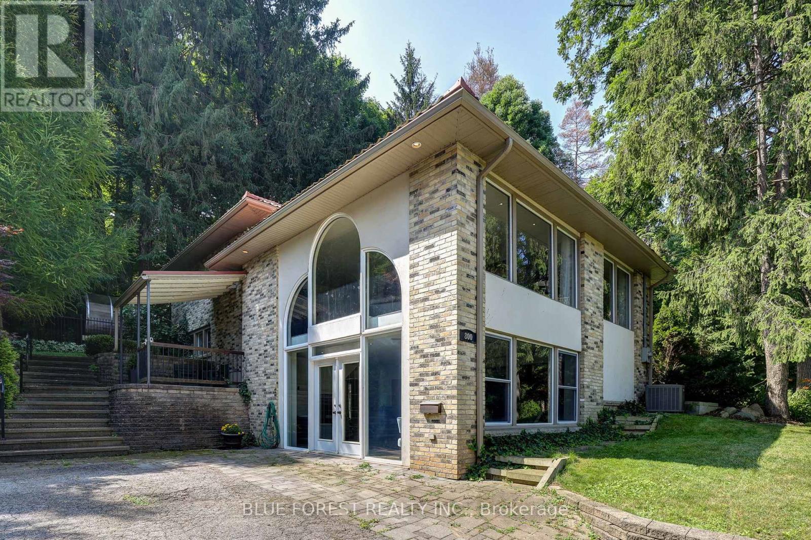 800 Springbank Drive, London South, Ontario  N6K 1A4 - Photo 2 - X12400468