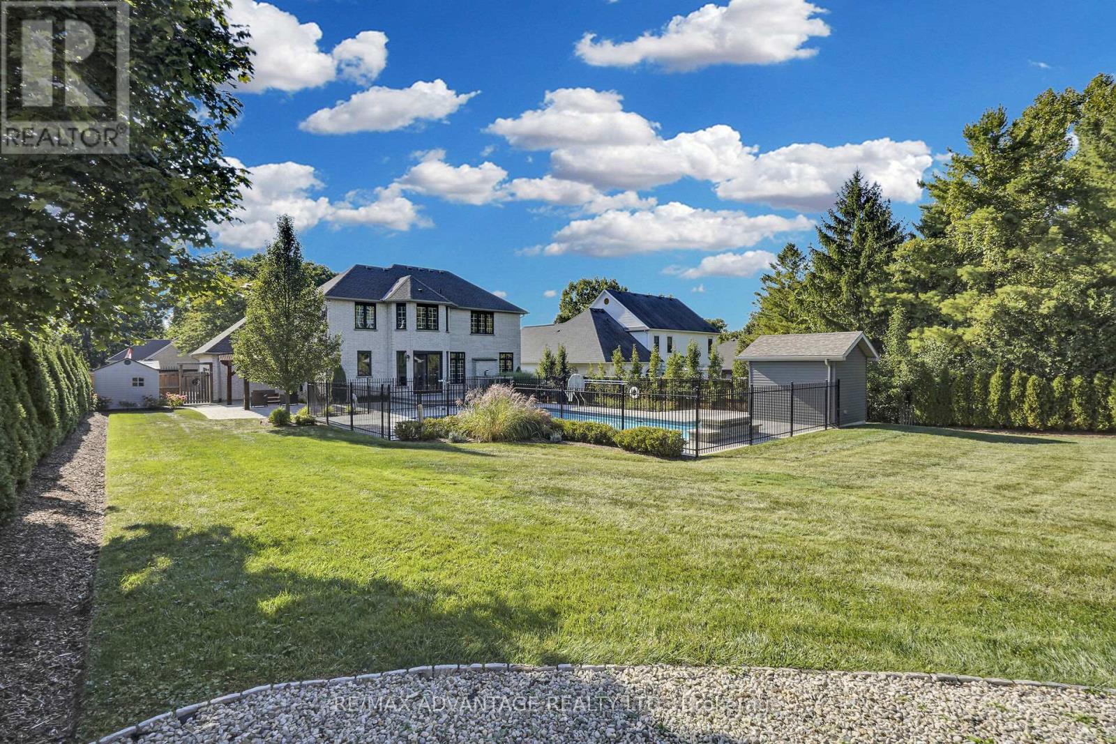 6 Northumberland Road, London North, Ontario  N6H 5H5 - Photo 4 - X12400508