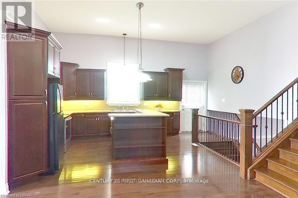 1787 Kyle Court, London North, Ontario  N6G 0A6 - Photo 7 - X12400510