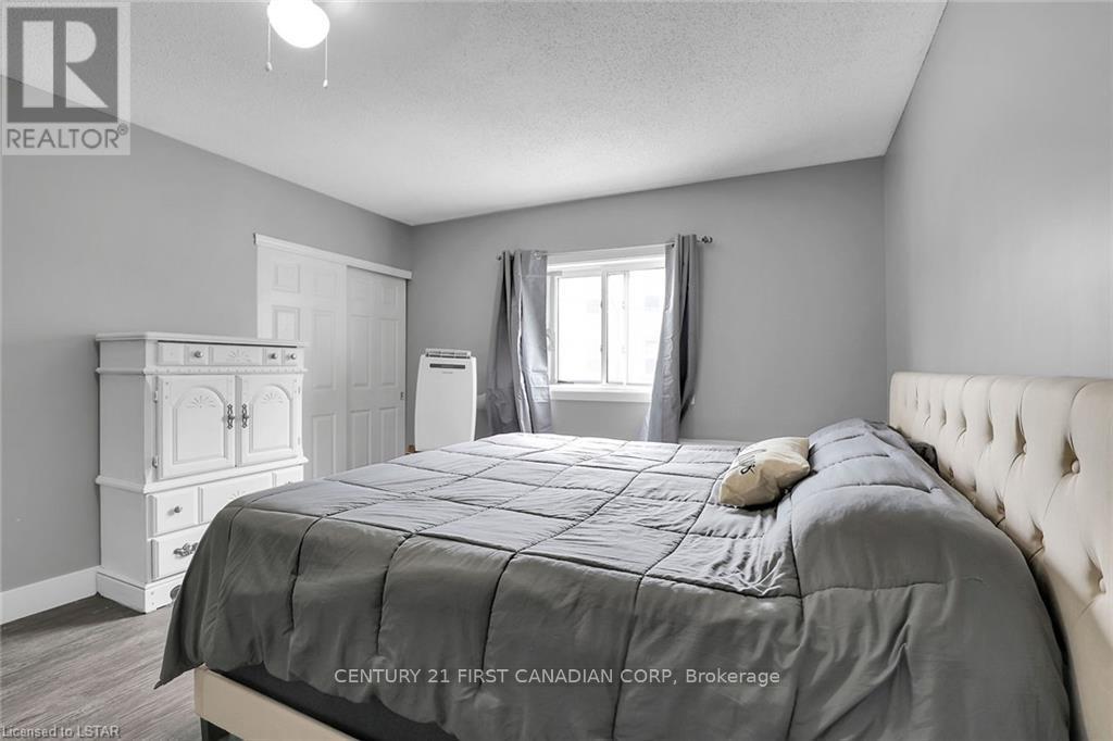 213 Wellington Street, London East, Ontario  N6B 2L2 - Photo 14 - X12400601