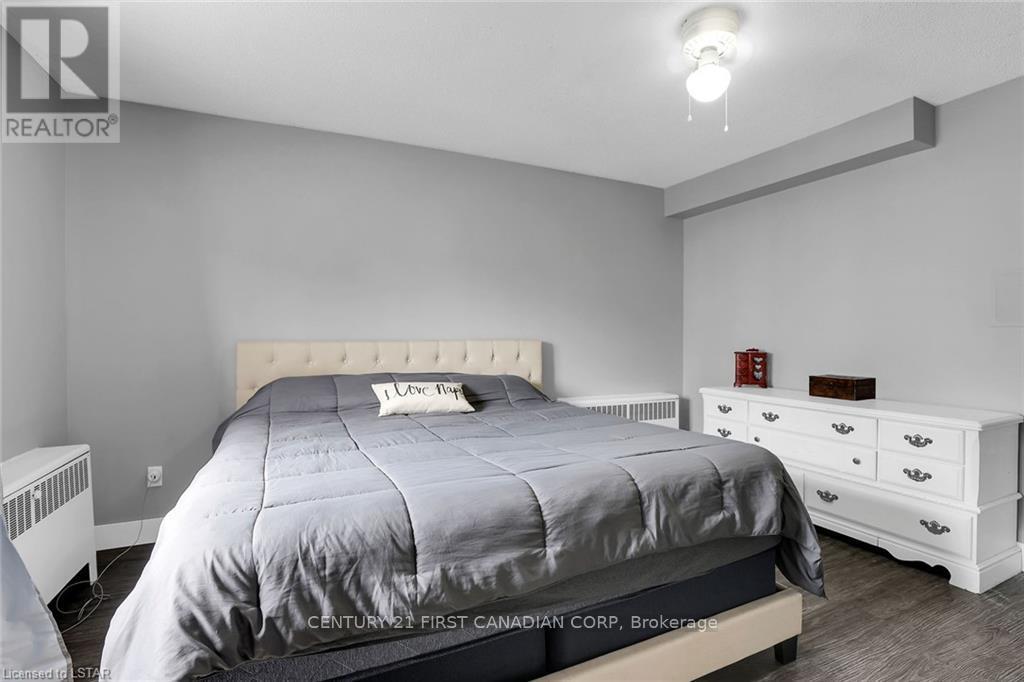 213 Wellington Street, London East, Ontario  N6B 2L2 - Photo 15 - X12400601