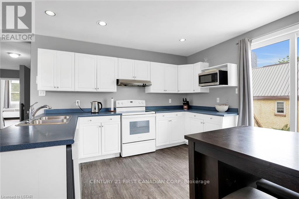 213 Wellington Street, London East, Ontario  N6B 2L2 - Photo 7 - X12400601