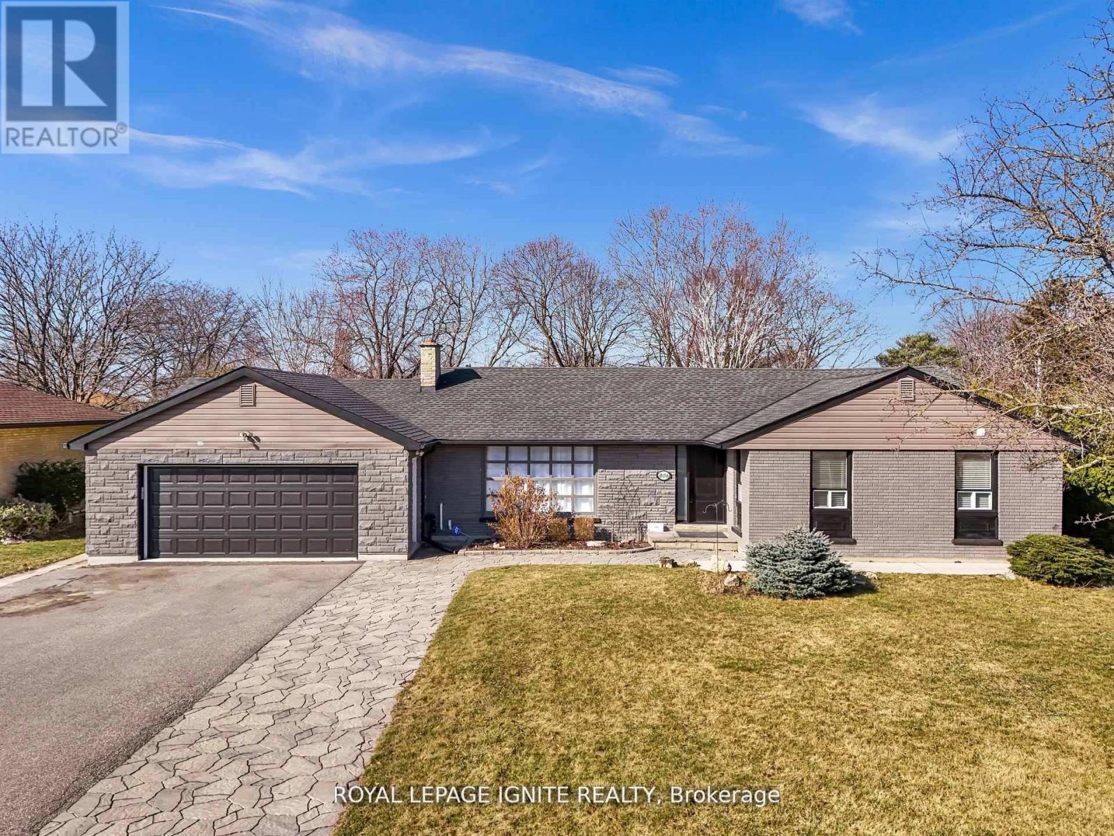 806 HENRY STREET, Whitby, Ontario