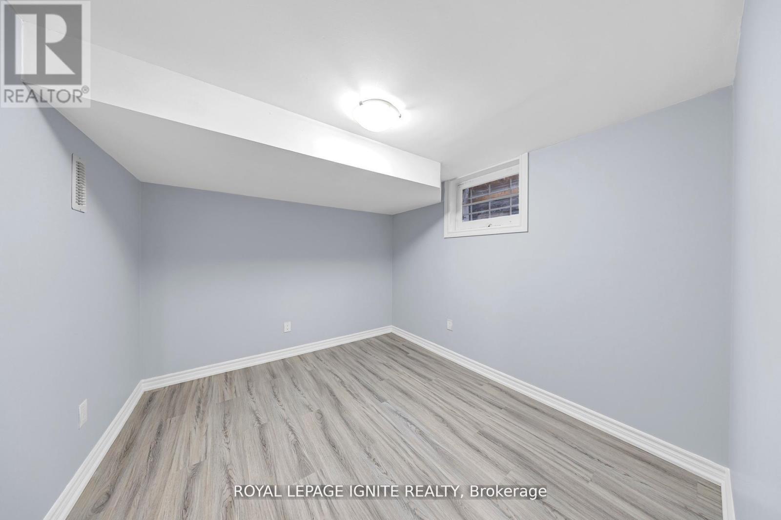 806 Henry Street, Whitby (Downtown Whitby), Ontario  L1N 5E3 - Photo 35 - E12400391