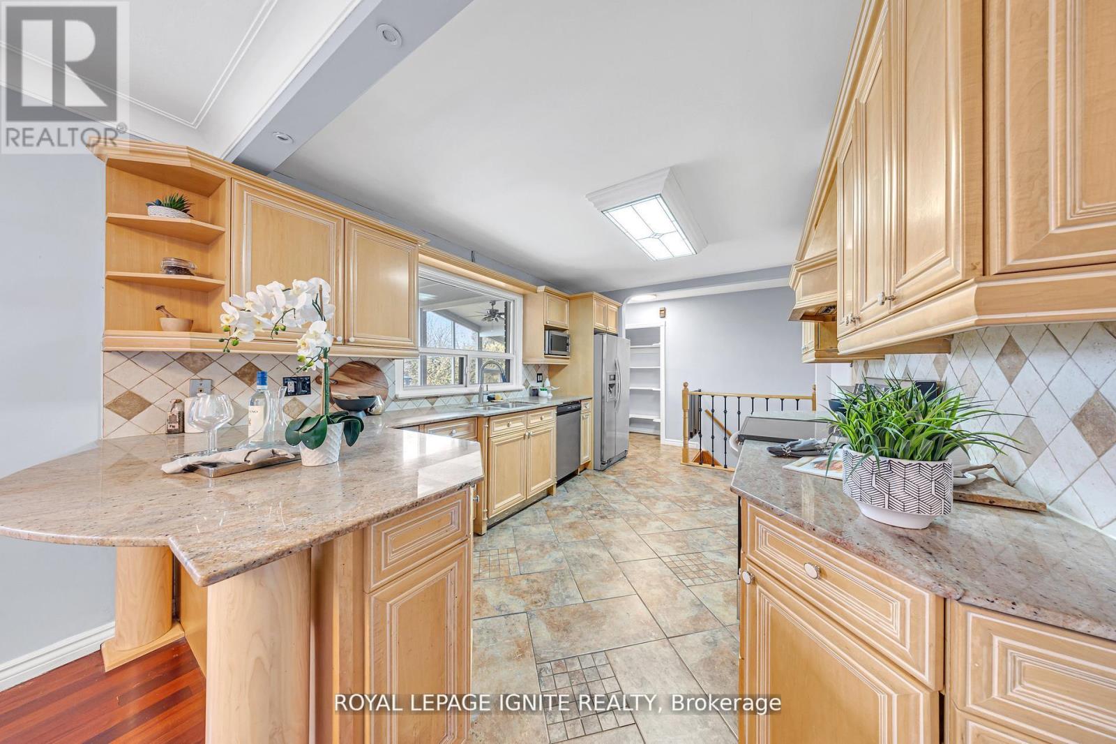 806 Henry Street, Whitby, Ontario  L1N 5E3 - Photo 12 - E12400398