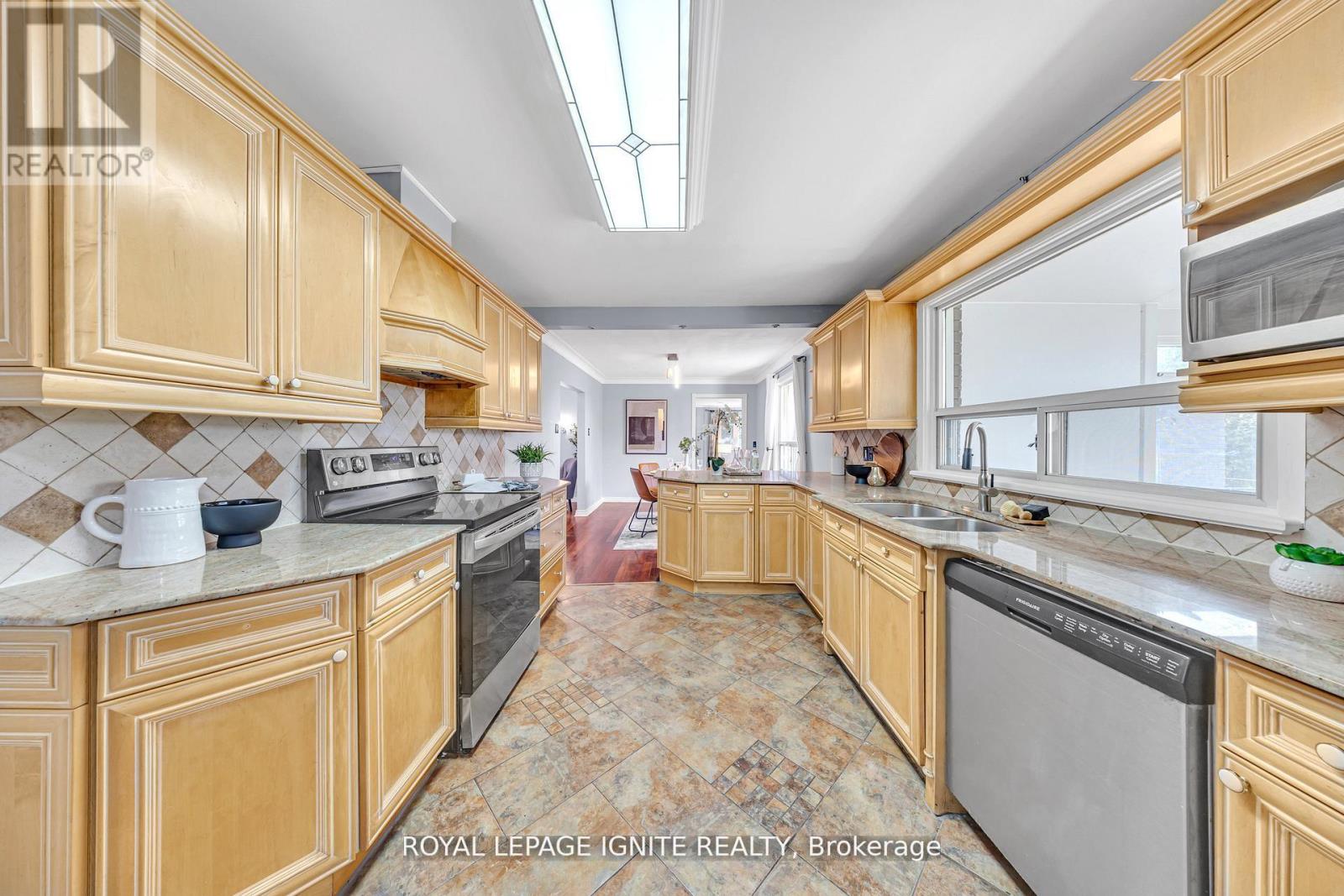 806 Henry Street, Whitby, Ontario  L1N 5E3 - Photo 14 - E12400398